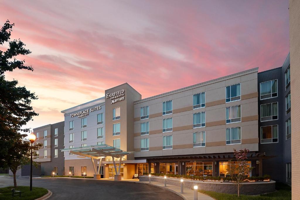 Fairfield Inn & Suites By Marriott Louisville Northeast Main image 1